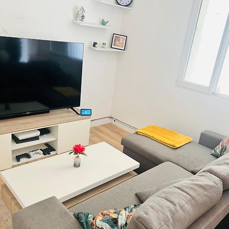 Charmant Appartement Americain Saint-Denis  Exteriör bild